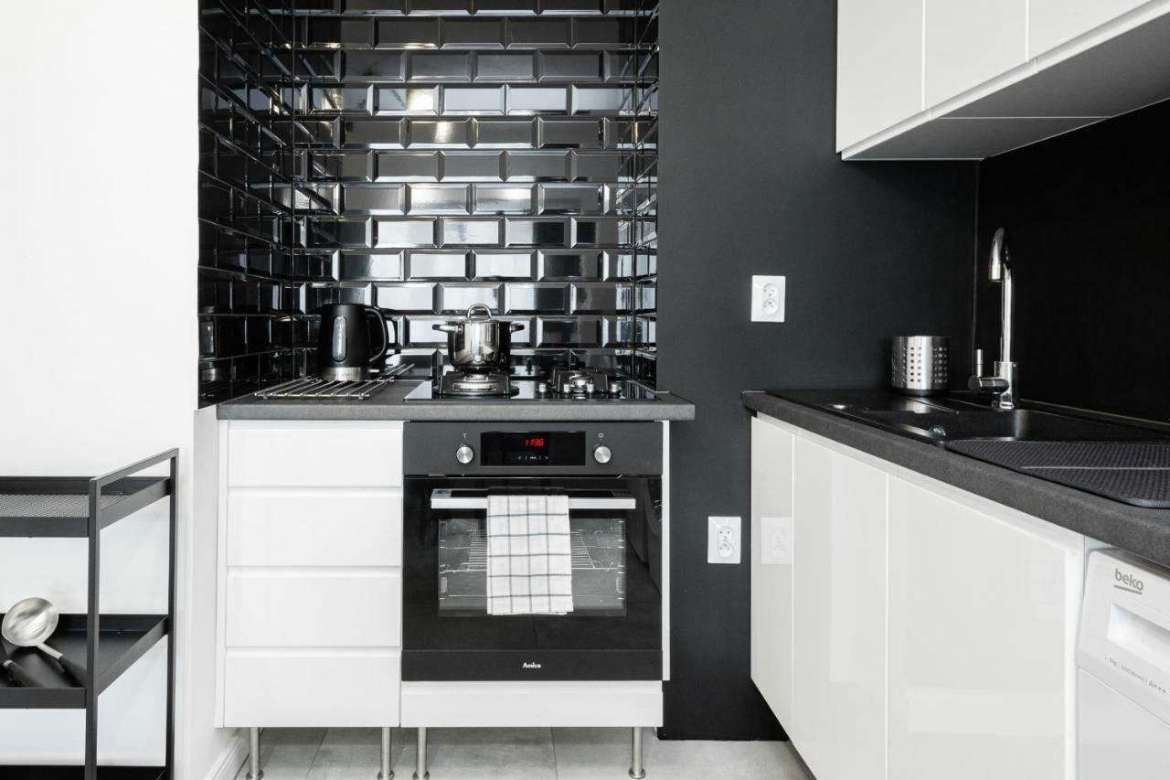 First Central Apartments By Noclegi Renters ワルシャワ エクステリア 写真