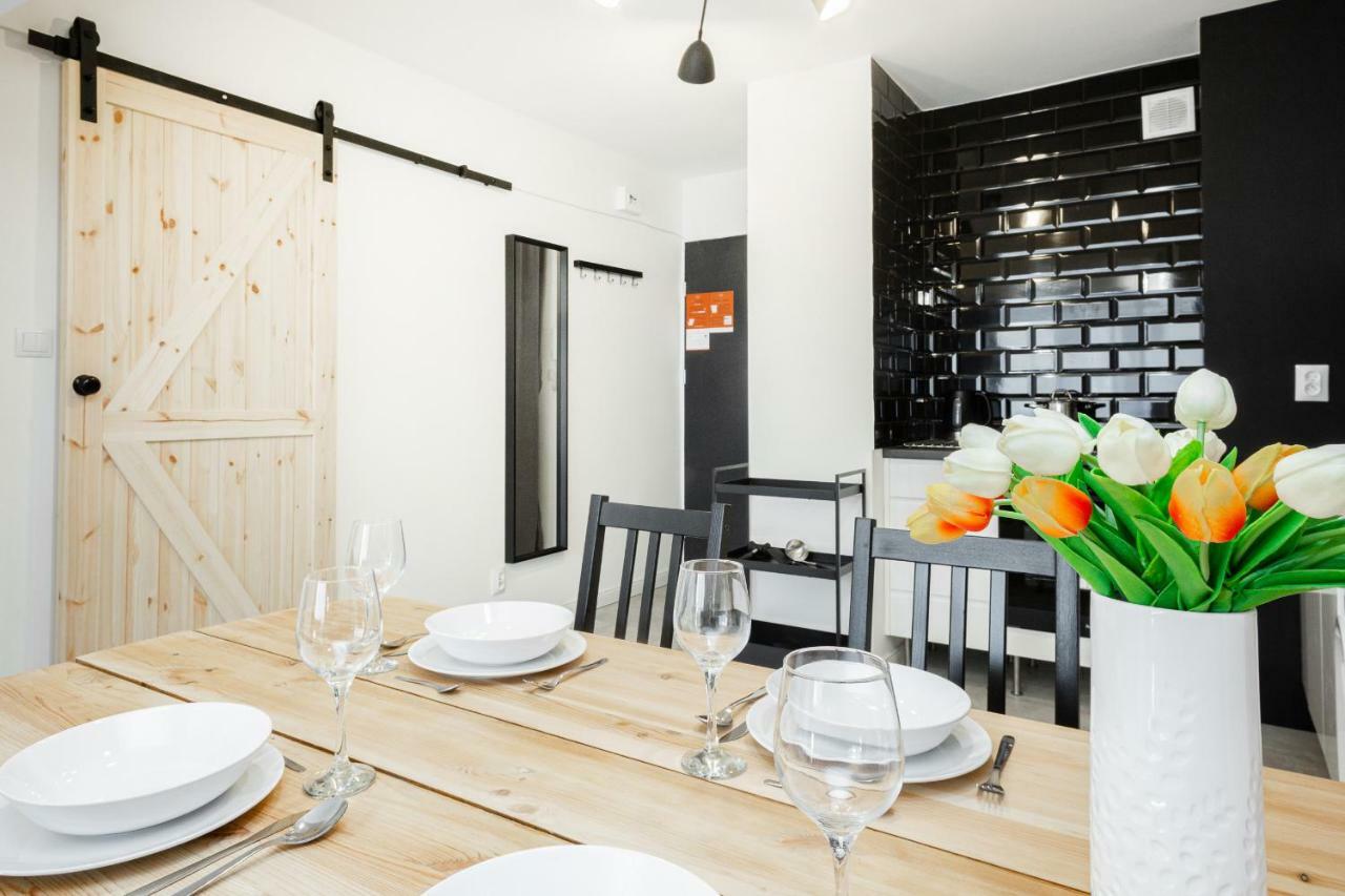 First Central Apartments By Noclegi Renters ワルシャワ エクステリア 写真