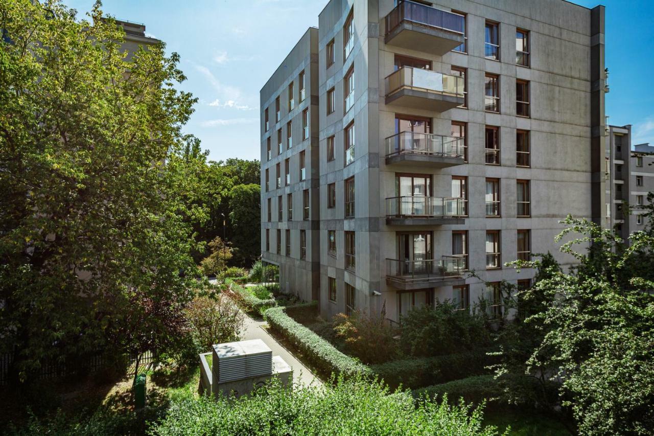 First Central Apartments By Noclegi Renters ワルシャワ エクステリア 写真
