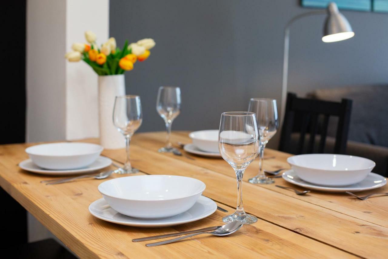 First Central Apartments By Noclegi Renters ワルシャワ エクステリア 写真