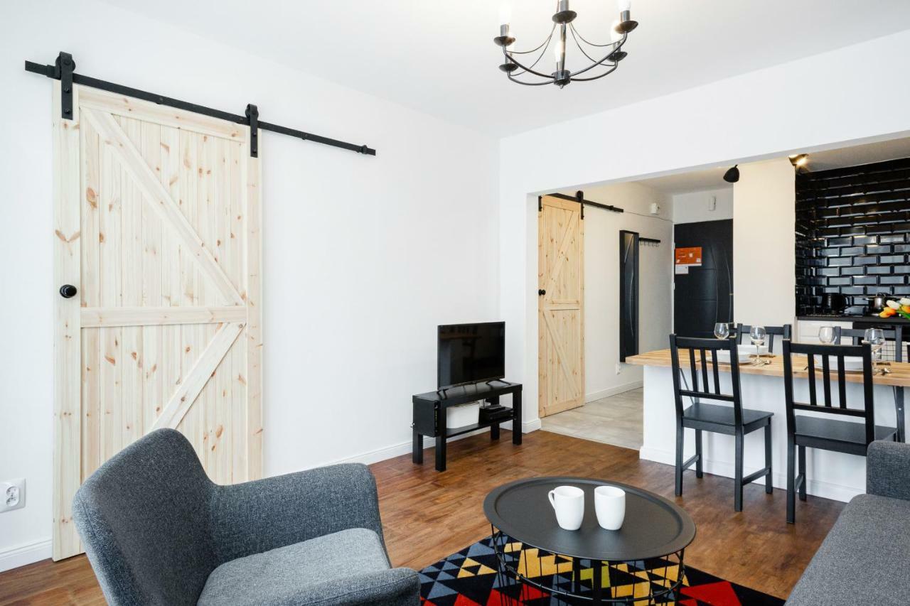 First Central Apartments By Noclegi Renters ワルシャワ エクステリア 写真